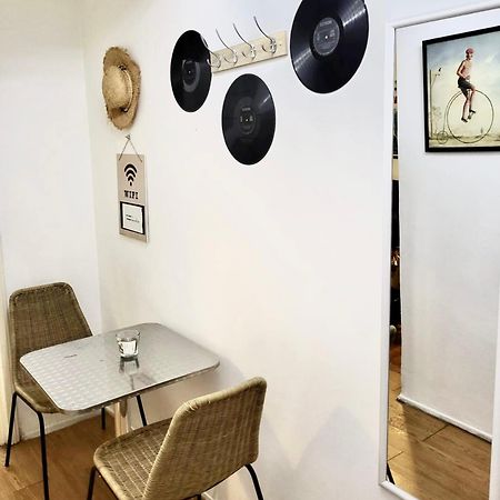 Central Park Hollywood Apartment Bucureşti Ngoại thất bức ảnh