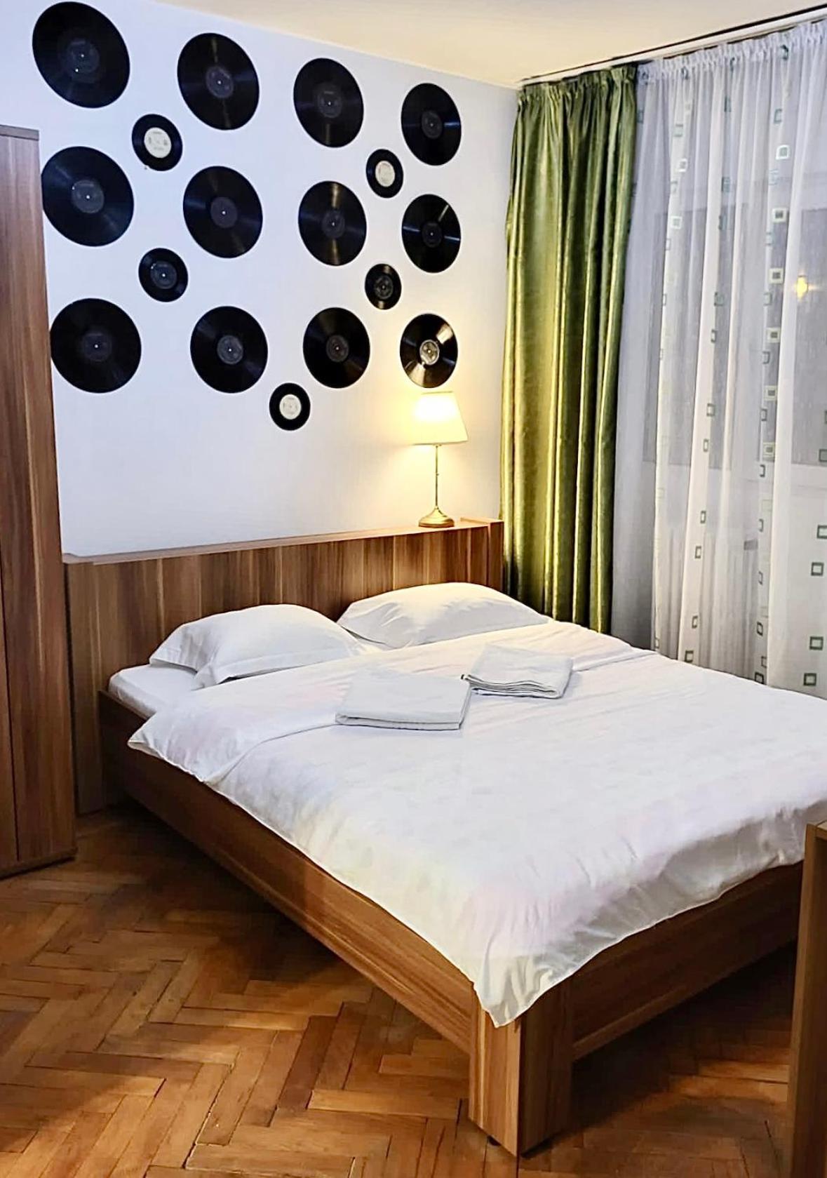 Central Park Hollywood Apartment Bucureşti Ngoại thất bức ảnh