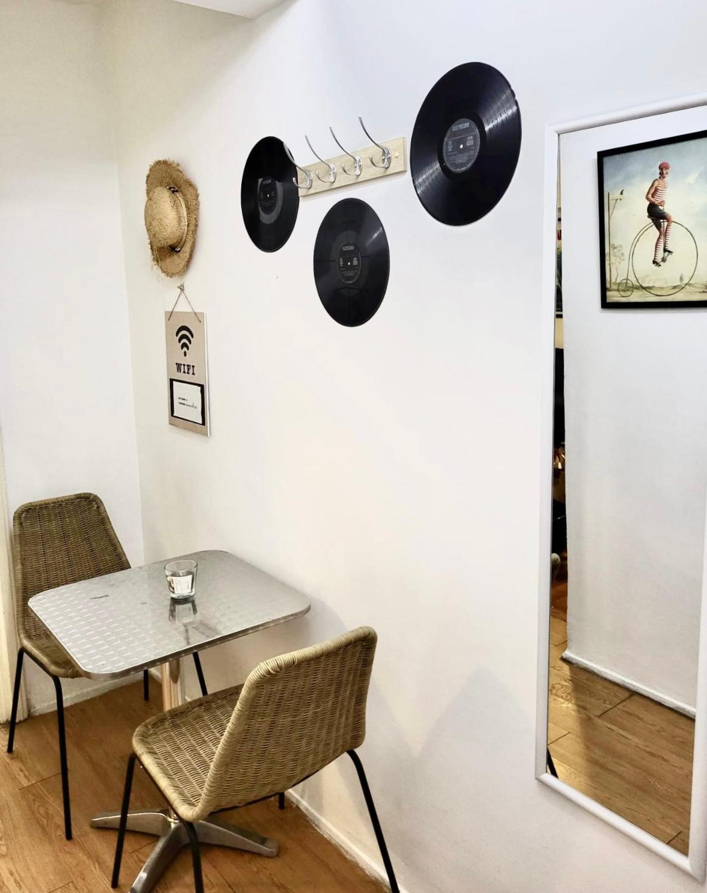 Central Park Hollywood Apartment Bucureşti Ngoại thất bức ảnh